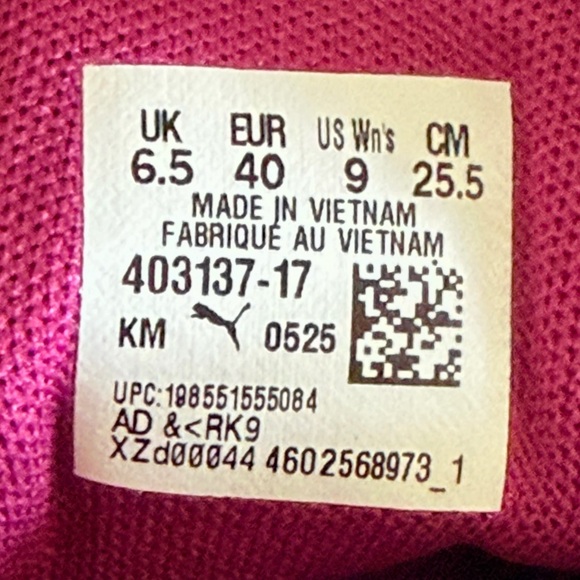 PUMA Low-Top Suede Sneakers in Fuchsia with White Stripe BNWT size 9 womens - Picture 6 of 6